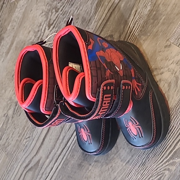 Marvel Spider-Man Light Up Winter Boots - Picture 3 of 8